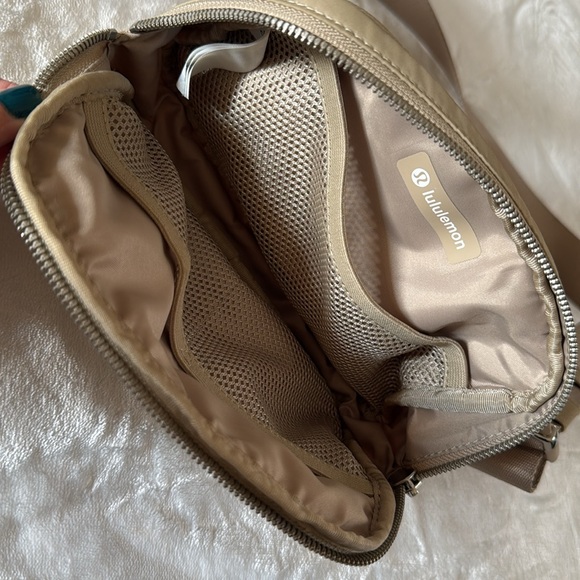 Lululemon Belt Bag - Picture 4 of 4